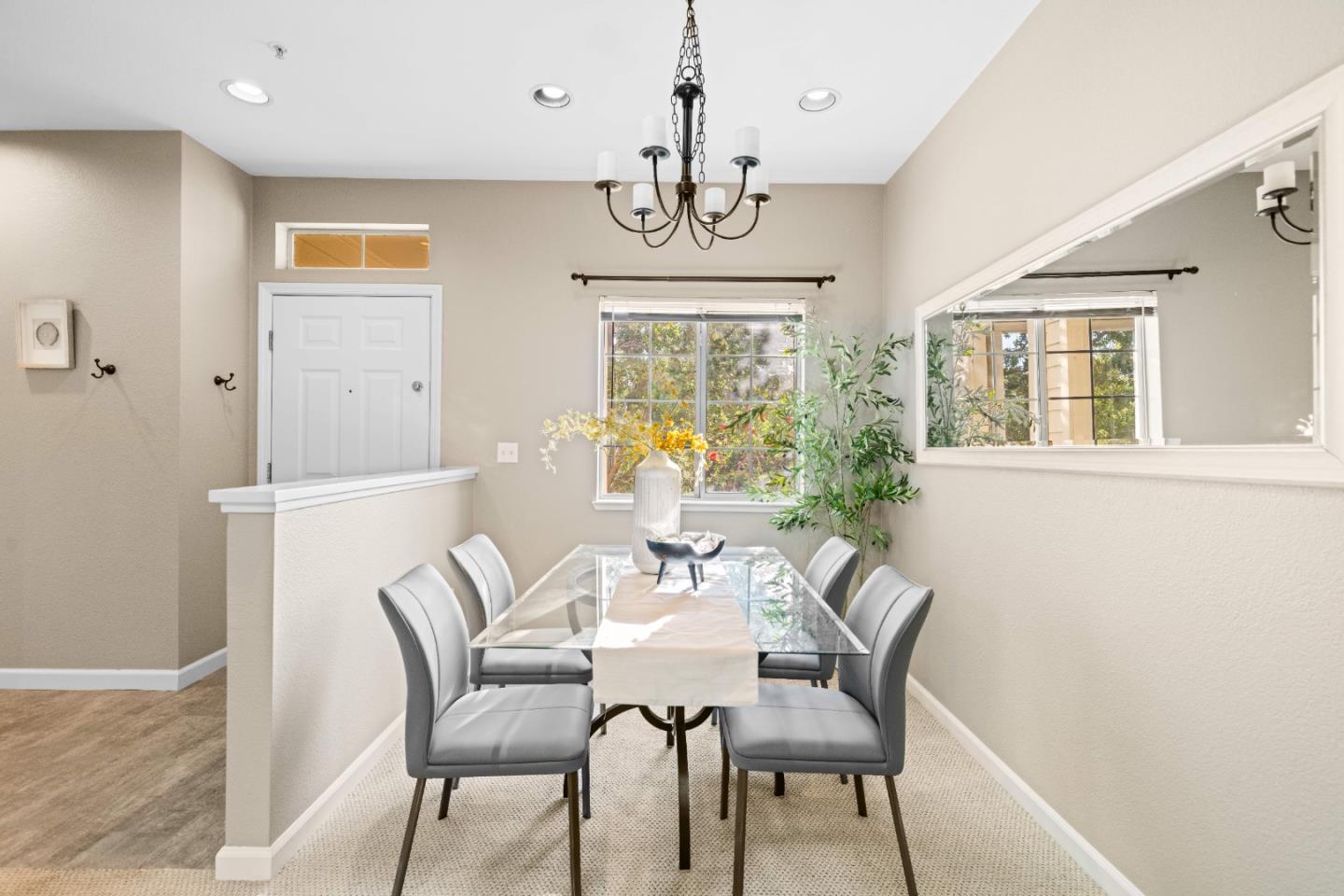 Detail Gallery Image 7 of 34 For 2604 Hastings Shore Ln, Redwood City,  CA 94065 - 2 Beds | 2 Baths