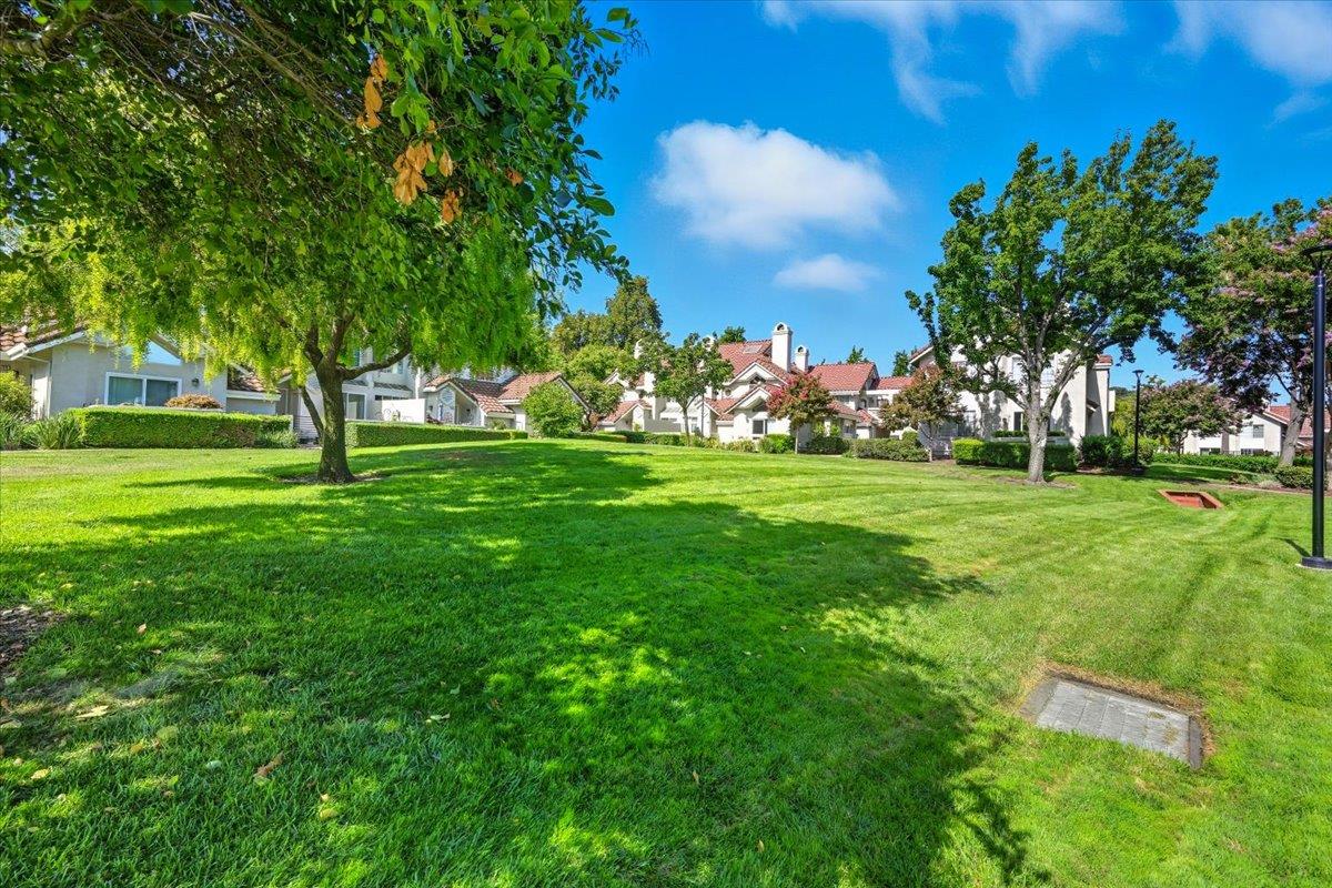 Detail Gallery Image 30 of 34 For 11805 Kilcullin Ct, Dublin,  CA 94568 - 2 Beds | 2 Baths