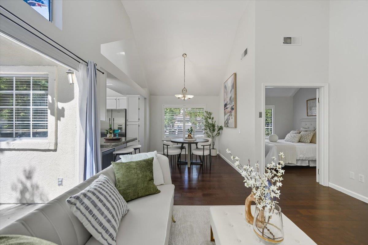 Detail Gallery Image 4 of 34 For 11805 Kilcullin Ct, Dublin,  CA 94568 - 2 Beds | 2 Baths