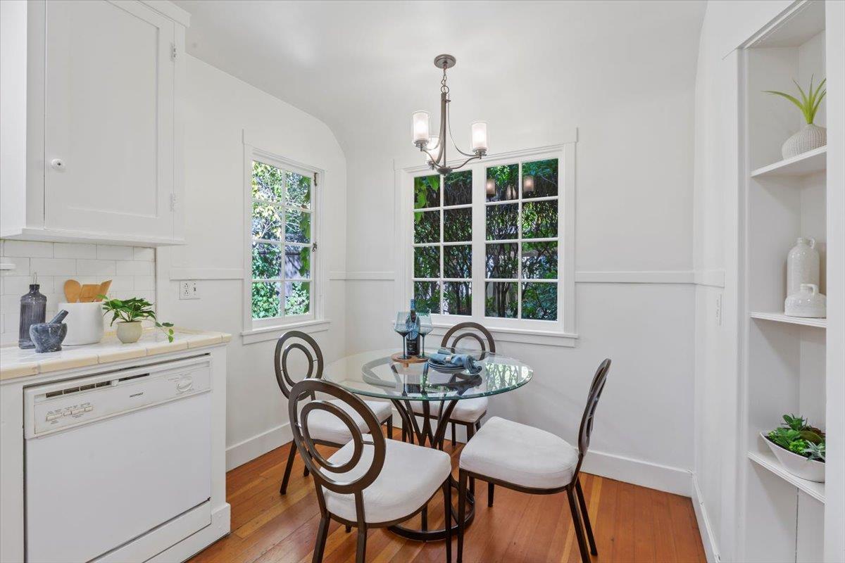 Detail Gallery Image 17 of 41 For 215 Warren Rd, San Mateo,  CA 94402 - 3 Beds | 2/1 Baths