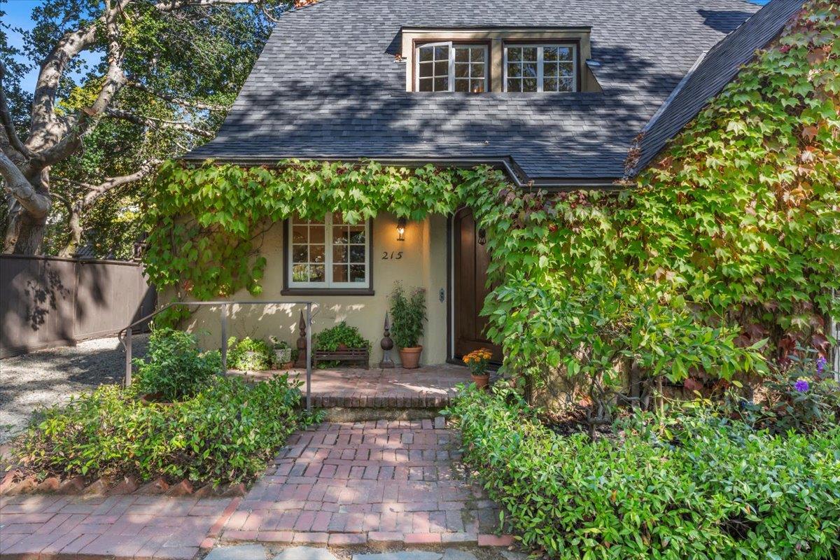 Detail Gallery Image 3 of 41 For 215 Warren Rd, San Mateo,  CA 94402 - 3 Beds | 2/1 Baths