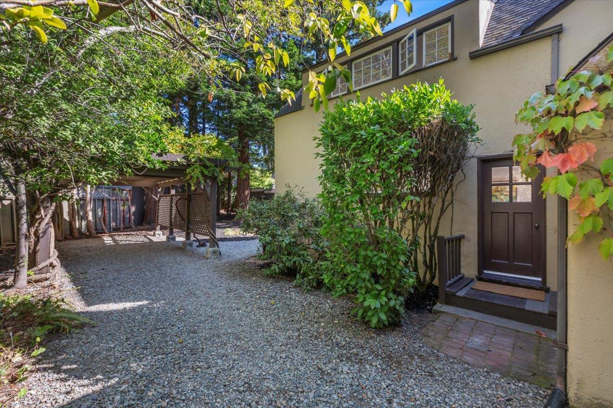 Detail Gallery Image 37 of 41 For 215 Warren Rd, San Mateo,  CA 94402 - 3 Beds | 2/1 Baths