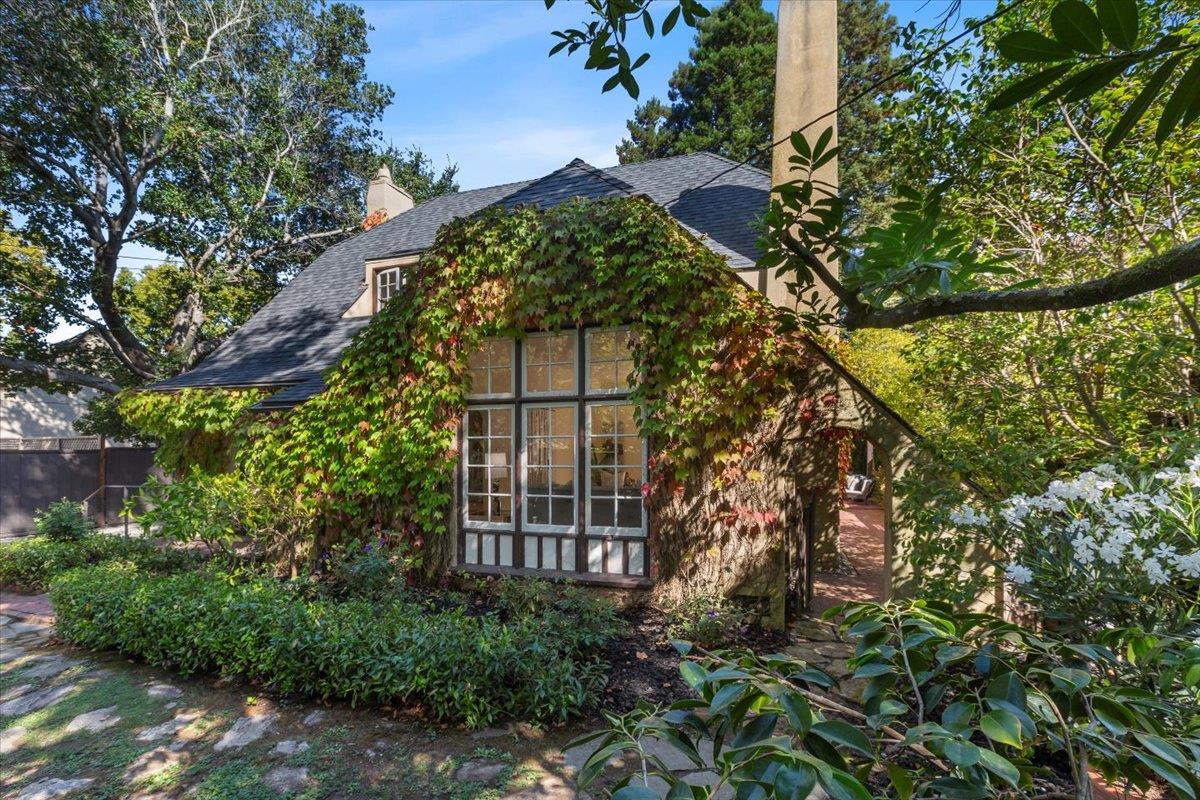 Detail Gallery Image 5 of 41 For 215 Warren Rd, San Mateo,  CA 94402 - 3 Beds | 2/1 Baths