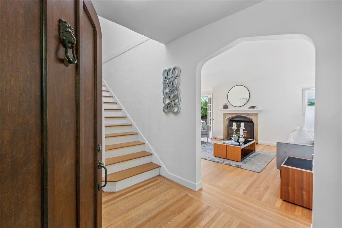 Detail Gallery Image 6 of 41 For 215 Warren Rd, San Mateo,  CA 94402 - 3 Beds | 2/1 Baths