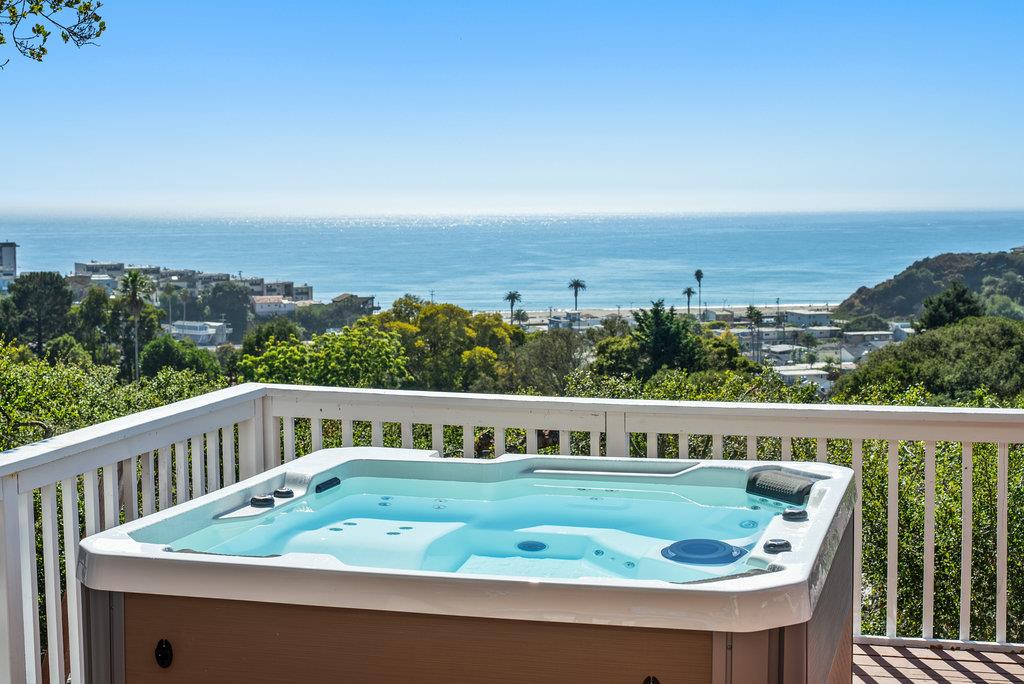 Detail Gallery Image 13 of 42 For 220 Shoreview Dr, Aptos,  CA 95003 - 4 Beds | 2 Baths