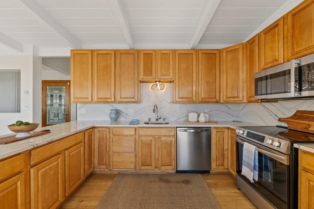 Detail Gallery Image 28 of 42 For 220 Shoreview Dr, Aptos,  CA 95003 - 4 Beds | 2 Baths