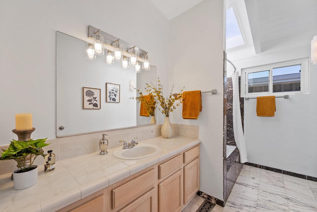 Detail Gallery Image 32 of 42 For 220 Shoreview Dr, Aptos,  CA 95003 - 4 Beds | 2 Baths