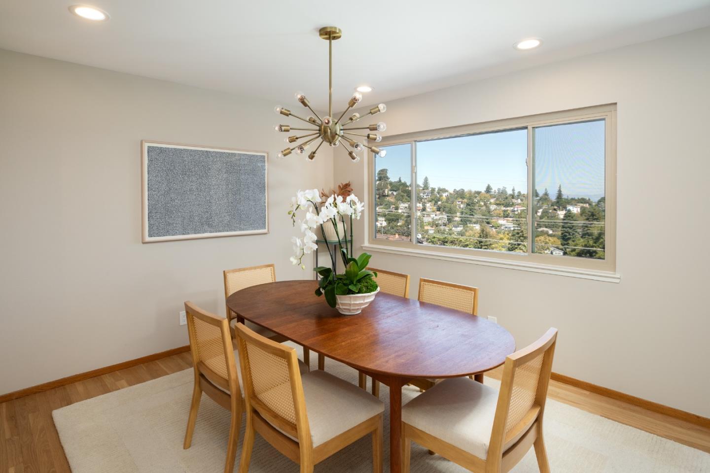 Detail Gallery Image 11 of 24 For 53 Madera Ave, San Carlos,  CA 94070 - 4 Beds | 2 Baths