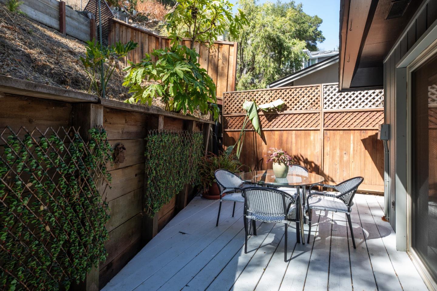 Detail Gallery Image 21 of 24 For 53 Madera Ave, San Carlos,  CA 94070 - 4 Beds | 2 Baths