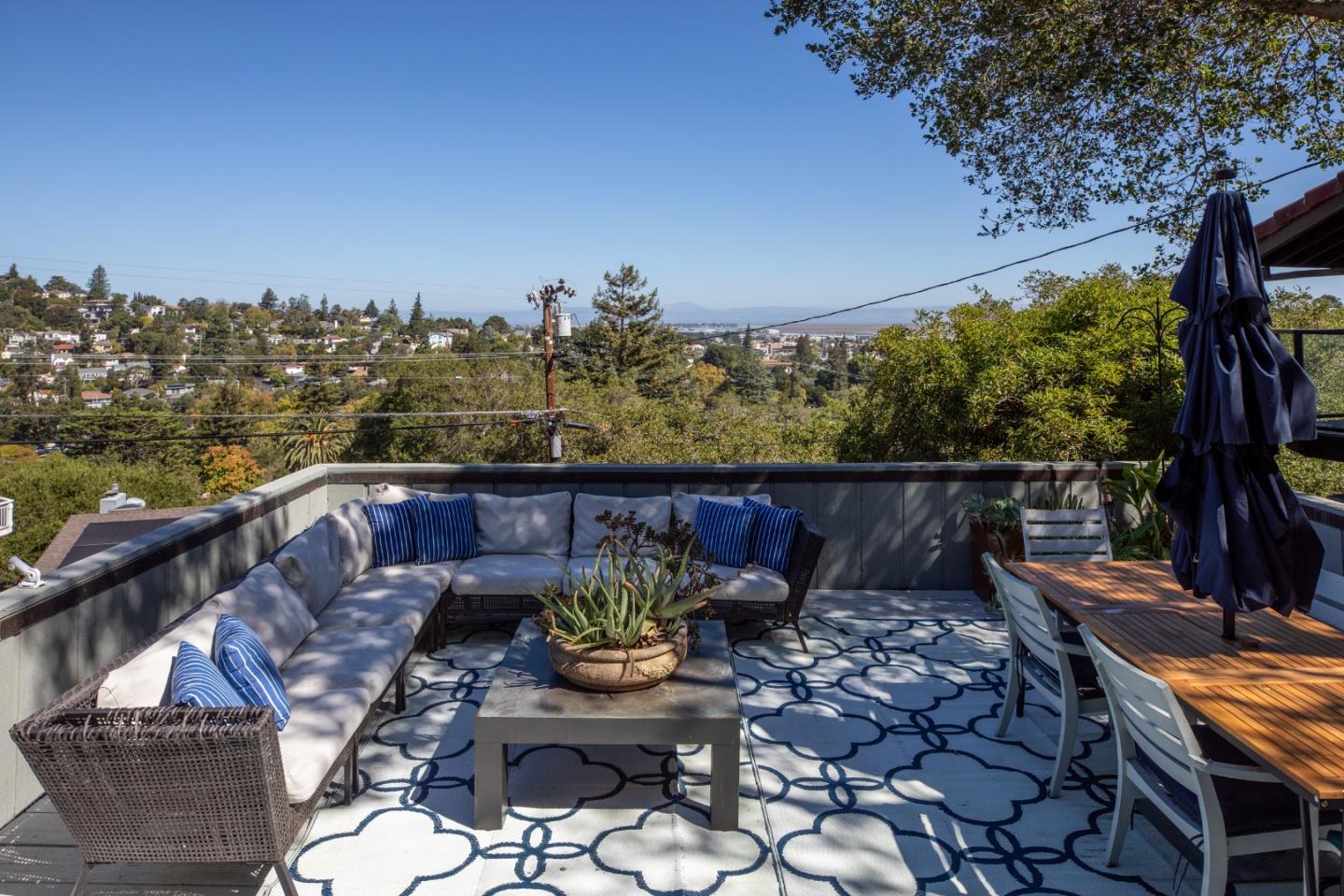 Detail Gallery Image 5 of 24 For 53 Madera Ave, San Carlos,  CA 94070 - 4 Beds | 2 Baths