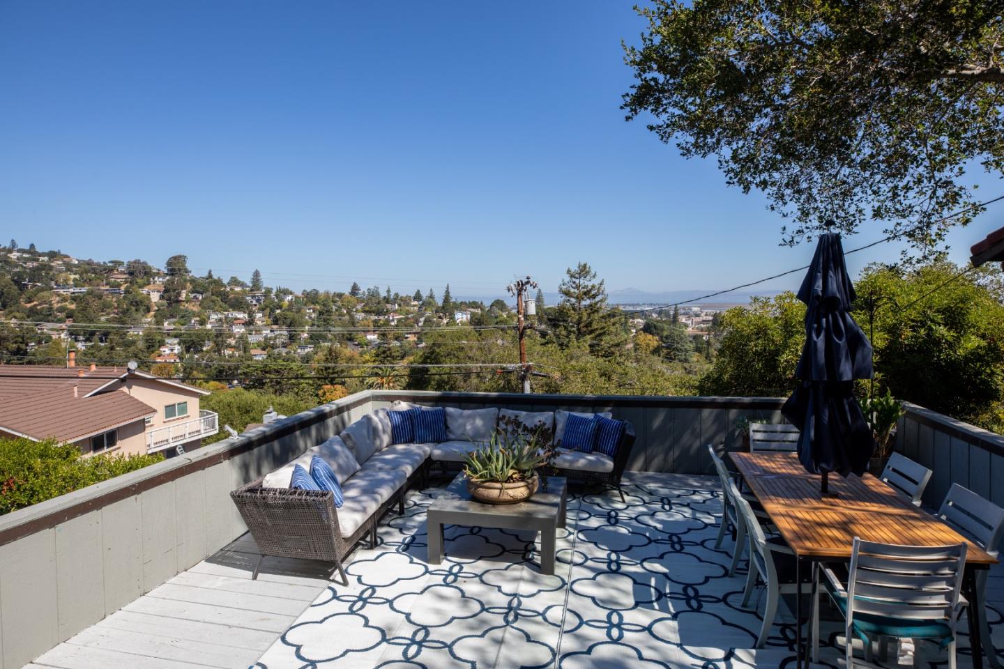 Detail Gallery Image 8 of 24 For 53 Madera Ave, San Carlos,  CA 94070 - 4 Beds | 2 Baths