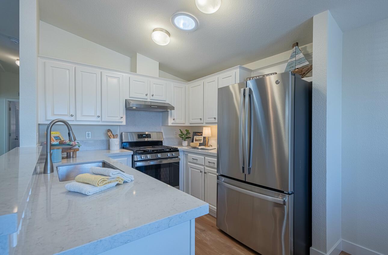 Detail Gallery Image 12 of 40 For 700 Briggs Ave #103,  Pacific Grove,  CA 93950 - 2 Beds | 2 Baths
