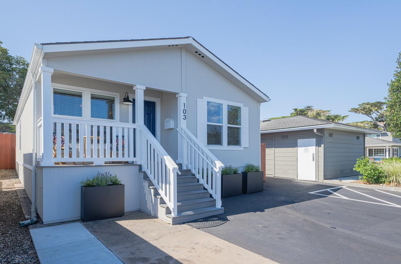 Detail Gallery Image 2 of 40 For 700 Briggs Ave #103,  Pacific Grove,  CA 93950 - 2 Beds | 2 Baths