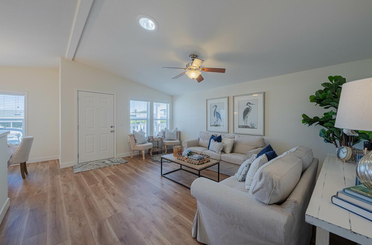 Detail Gallery Image 5 of 40 For 700 Briggs Ave #103,  Pacific Grove,  CA 93950 - 2 Beds | 2 Baths