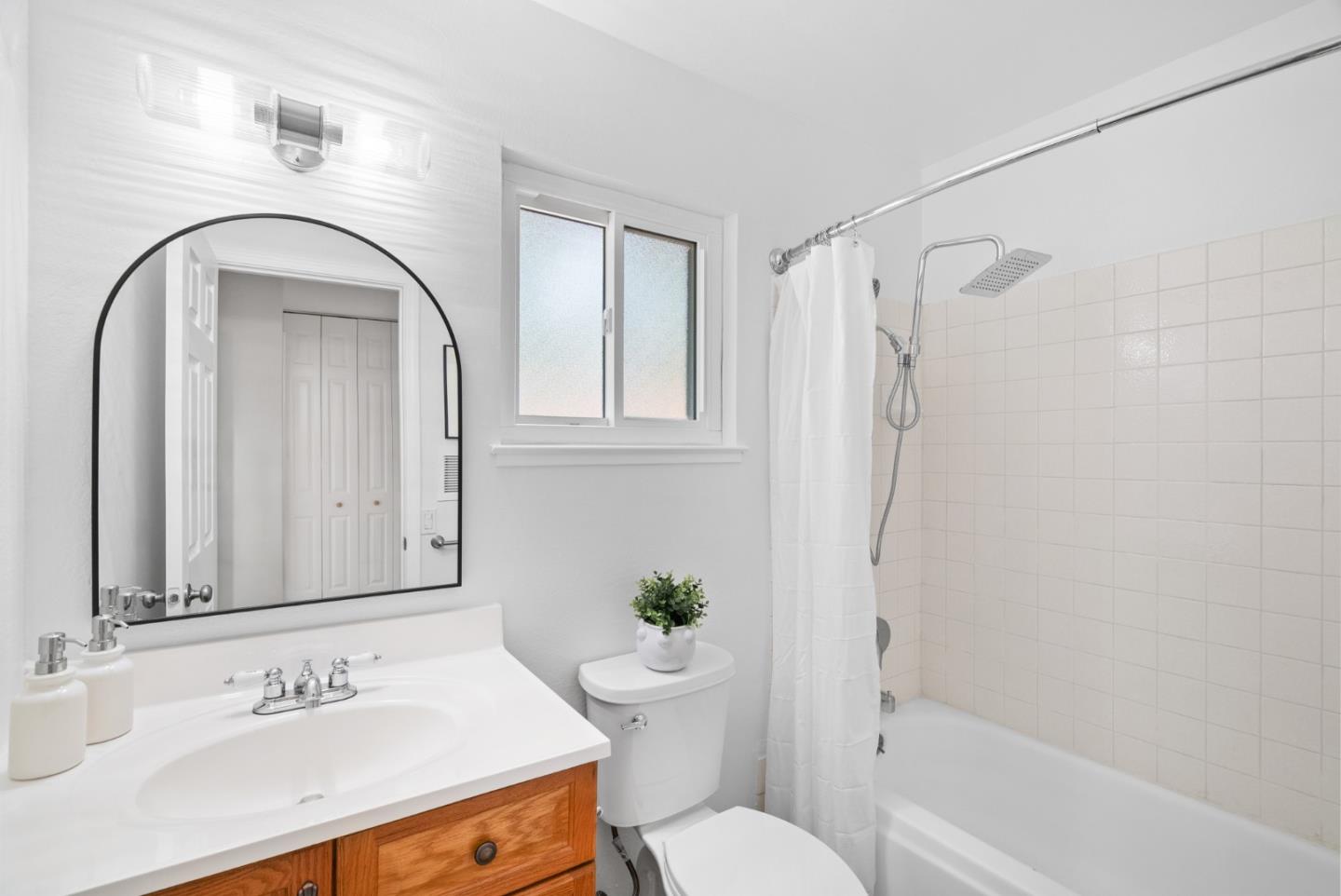 Detail Gallery Image 7 of 13 For 3252 Cropley Ave, San Jose,  CA 95132 - 2 Beds | 1 Baths