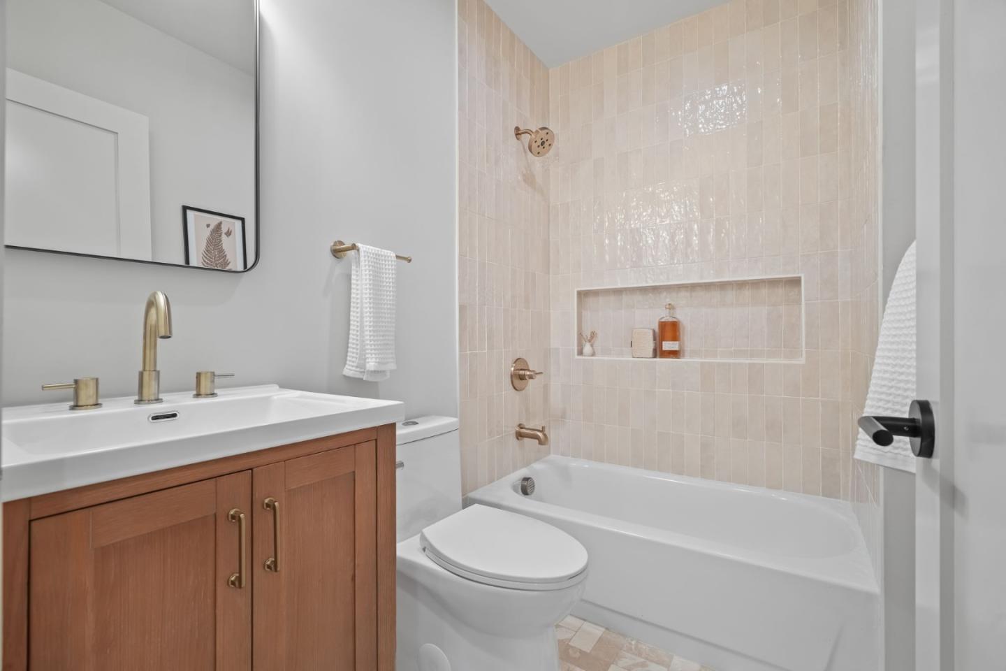 Detail Gallery Image 30 of 53 For 111 Poplar Ave, San Bruno,  CA 94066 - 4 Beds | 3 Baths