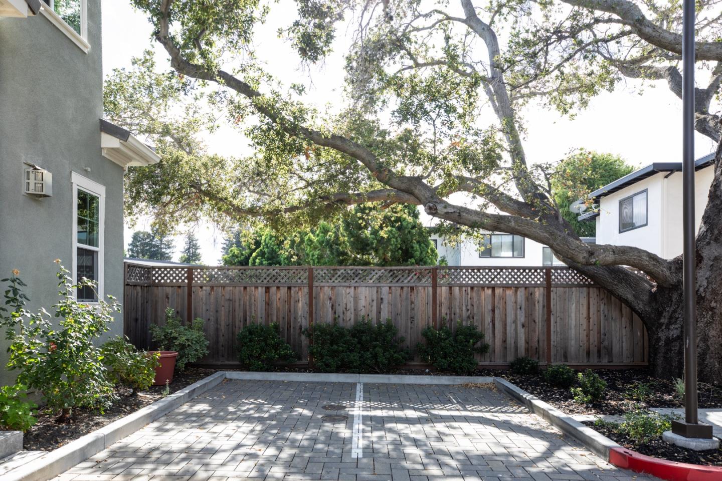 Detail Gallery Image 29 of 33 For 8 Kentfield Ct, Redwood City,  CA 94061 - 3 Beds | 2/1 Baths