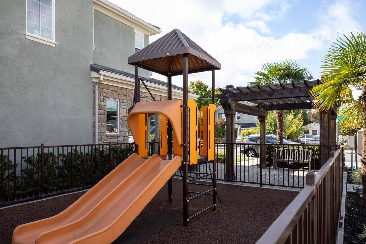 Detail Gallery Image 30 of 33 For 8 Kentfield Ct, Redwood City,  CA 94061 - 3 Beds | 2/1 Baths