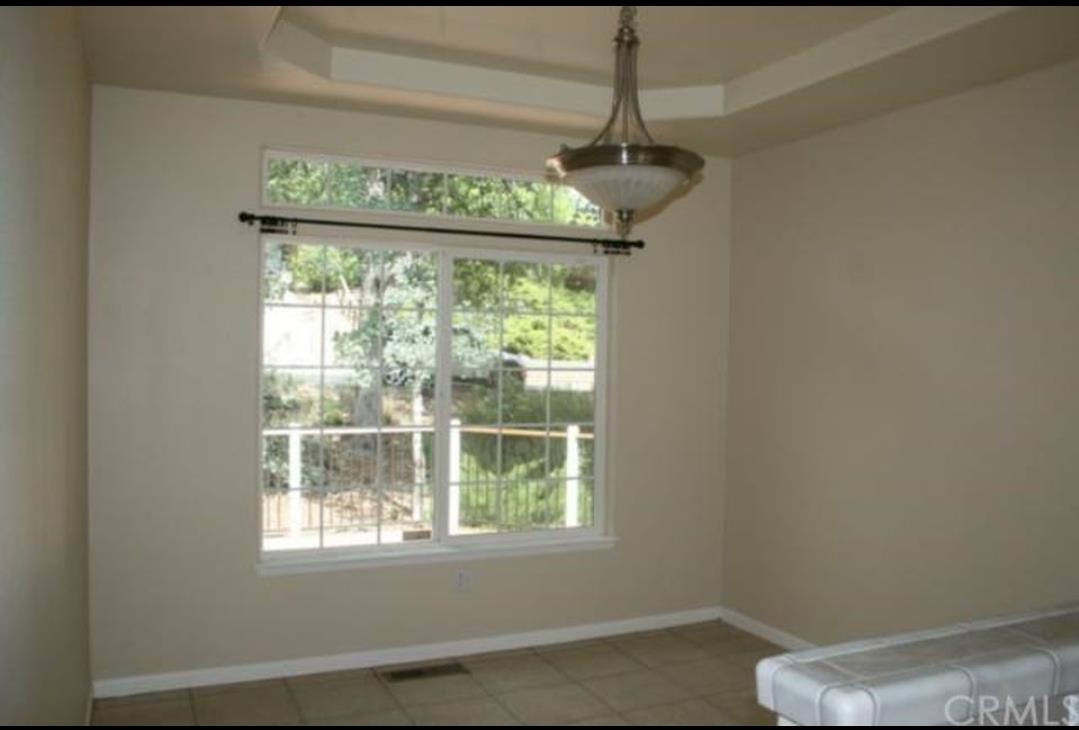 Detail Gallery Image 7 of 13 For 559 Silver Leaf Dr, Oroville,  CA 95966 - 5 Beds | 3 Baths