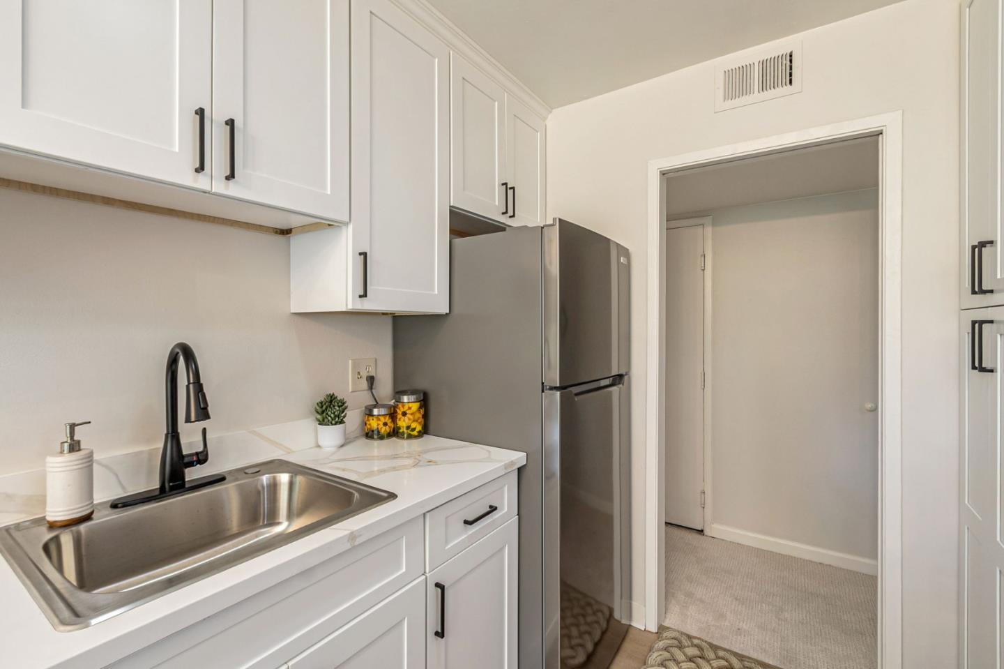 Detail Gallery Image 15 of 44 For 181 Del Medio Ave #307,  Mountain View,  CA 94040 - 2 Beds | 1 Baths