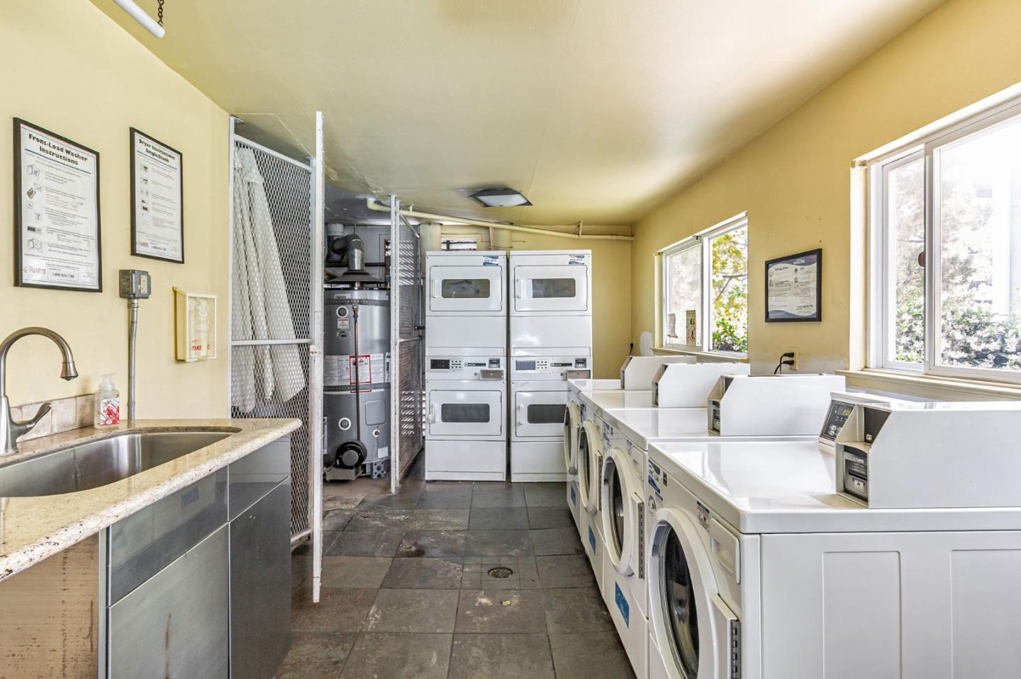 Detail Gallery Image 42 of 44 For 181 Del Medio Ave #307,  Mountain View,  CA 94040 - 2 Beds | 1 Baths