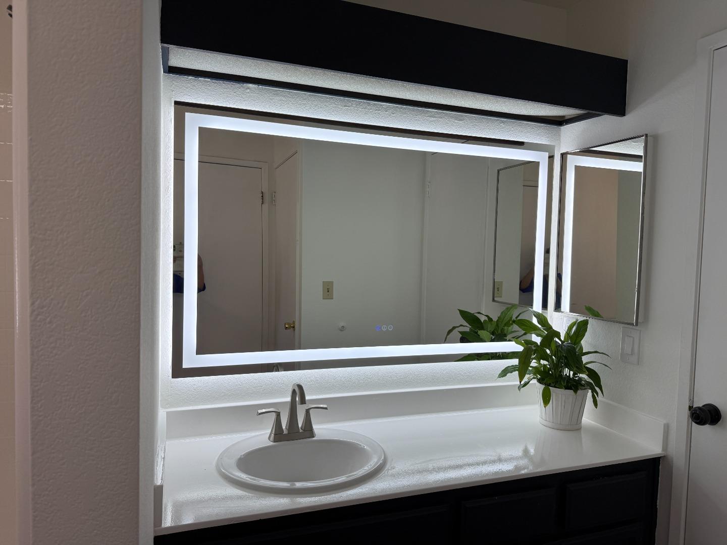 Detail Gallery Image 8 of 19 For 3241 Shadow Park Pl, San Jose,  CA 95121 - 2 Beds | 1 Baths