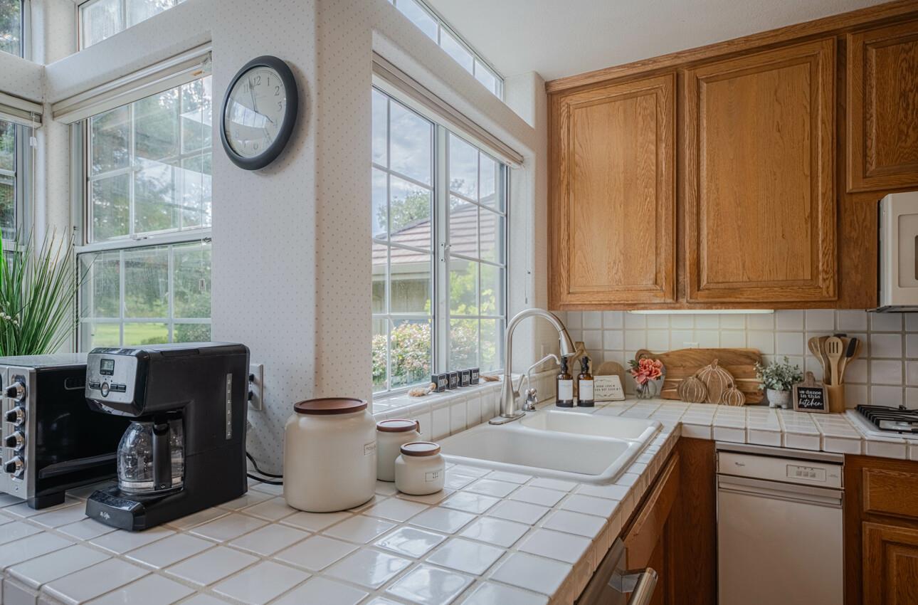 Detail Gallery Image 17 of 57 For 14285 Mountain Quail Rd, Salinas,  CA 93908 - 4 Beds | 3 Baths