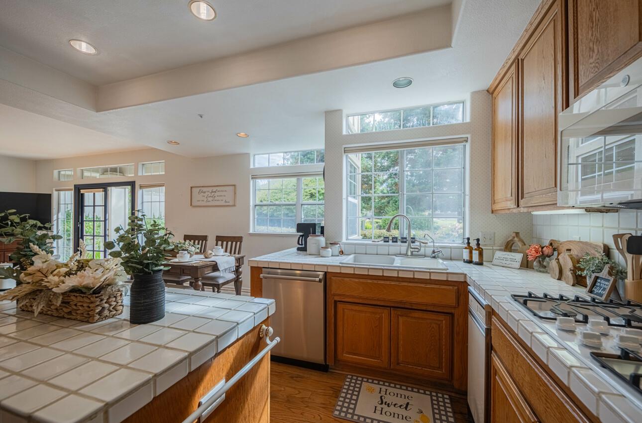 Detail Gallery Image 18 of 57 For 14285 Mountain Quail Rd, Salinas,  CA 93908 - 4 Beds | 3 Baths