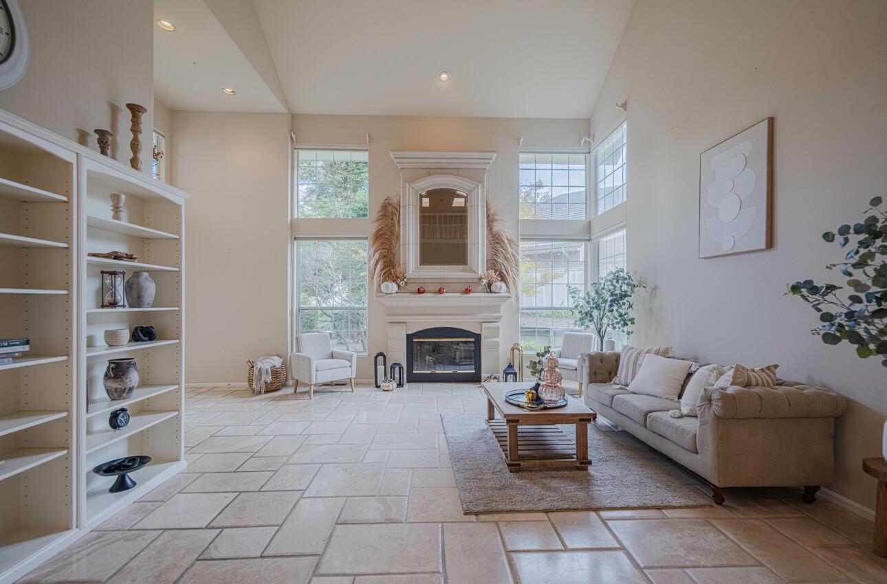 Detail Gallery Image 9 of 57 For 14285 Mountain Quail Rd, Salinas,  CA 93908 - 4 Beds | 3 Baths