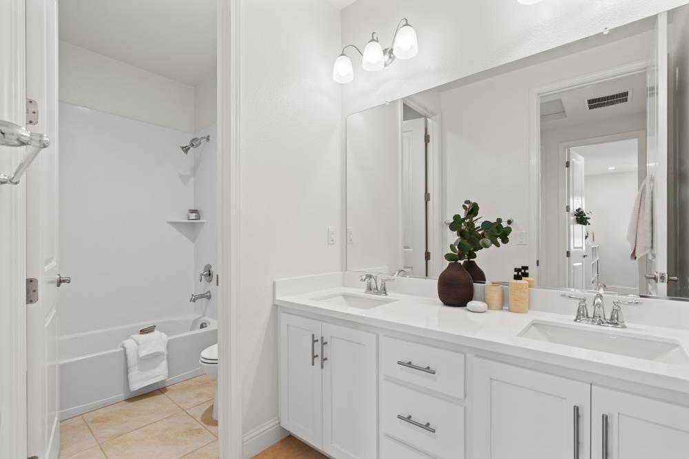 Detail Gallery Image 34 of 54 For 4190 Oak Knoll Dr, Dublin,  CA 94568 - 4 Beds | 3 Baths