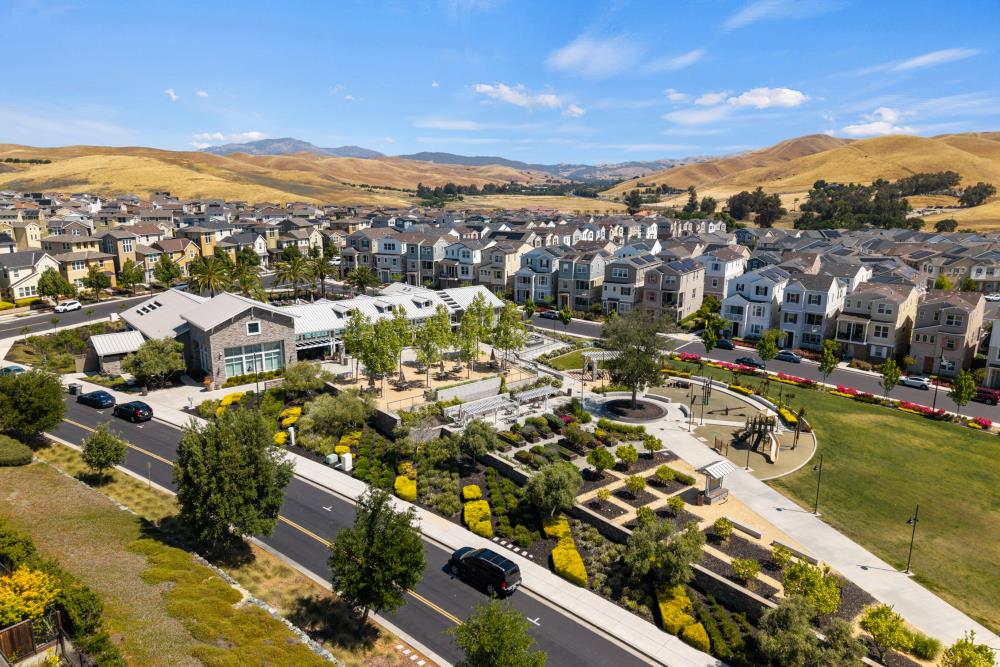 Detail Gallery Image 45 of 54 For 4190 Oak Knoll Dr, Dublin,  CA 94568 - 4 Beds | 3 Baths