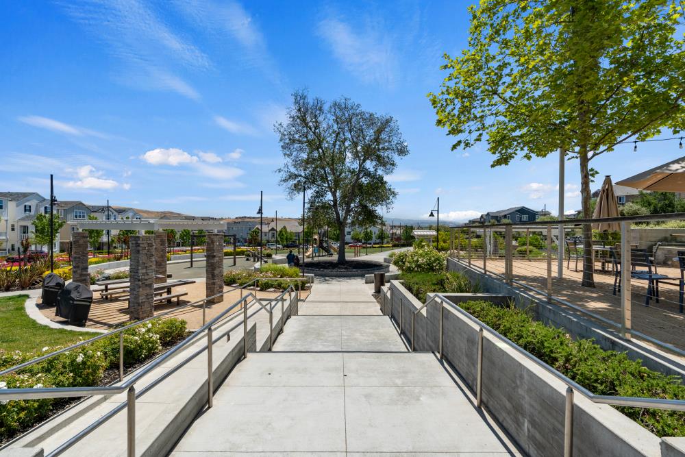 Detail Gallery Image 48 of 54 For 4190 Oak Knoll Dr, Dublin,  CA 94568 - 4 Beds | 3 Baths