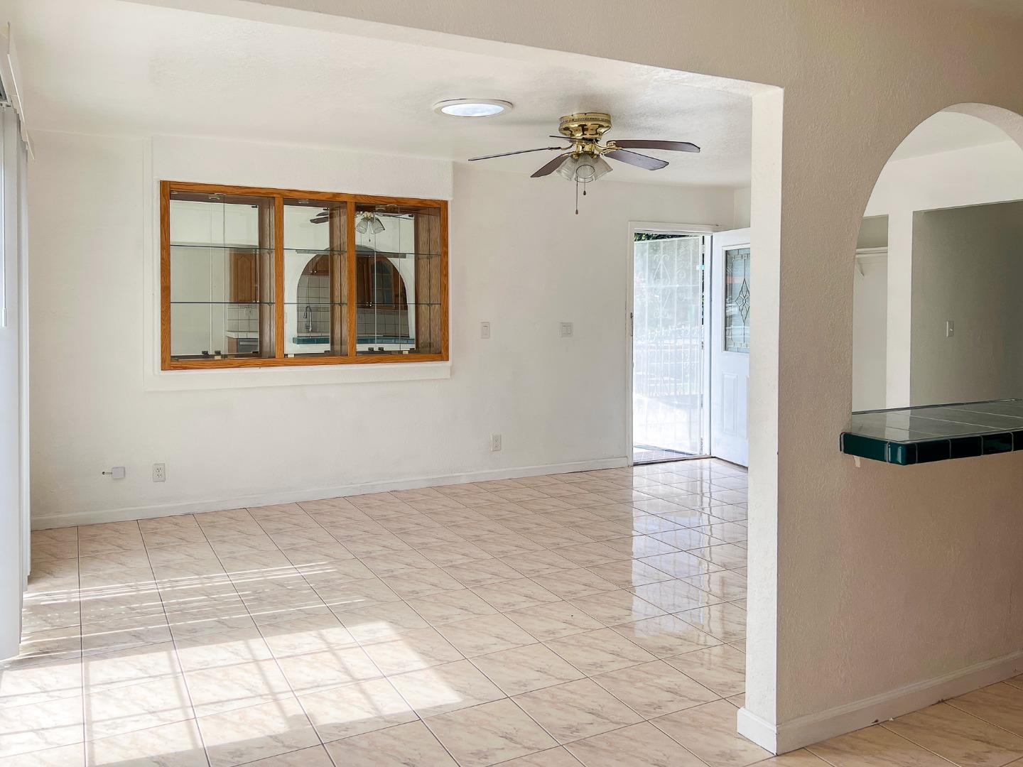 Detail Gallery Image 4 of 32 For 608 Balfour Dr, San Jose,  CA 95111 - – Beds | – Baths