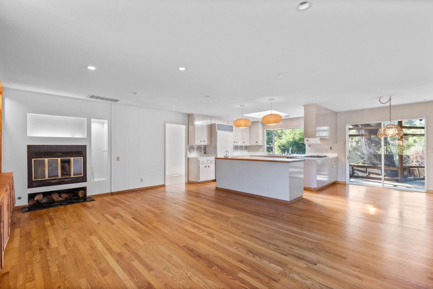 Detail Gallery Image 10 of 32 For 475 Cervantes Rd, Portola Valley,  CA 94028 - 3 Beds | 2/1 Baths