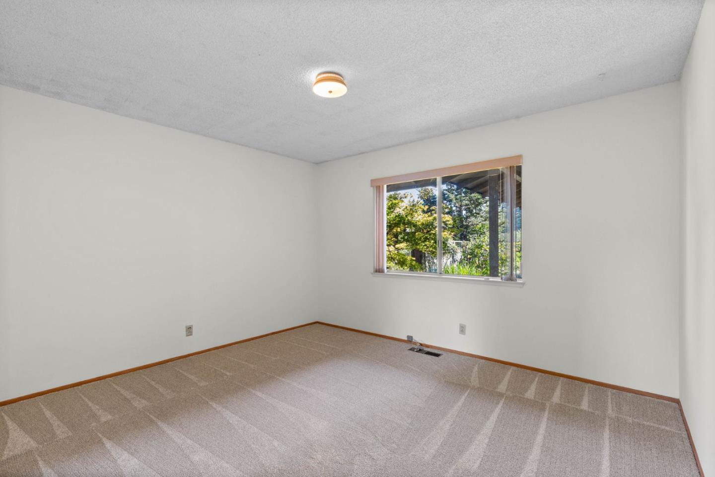 Detail Gallery Image 12 of 32 For 475 Cervantes Rd, Portola Valley,  CA 94028 - 3 Beds | 2/1 Baths