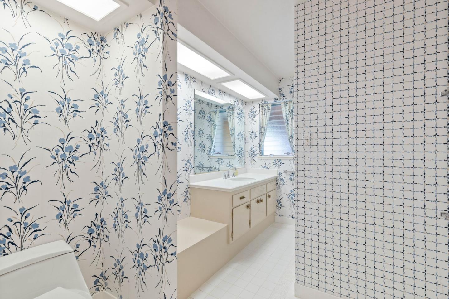 Detail Gallery Image 13 of 32 For 475 Cervantes Rd, Portola Valley,  CA 94028 - 3 Beds | 2/1 Baths