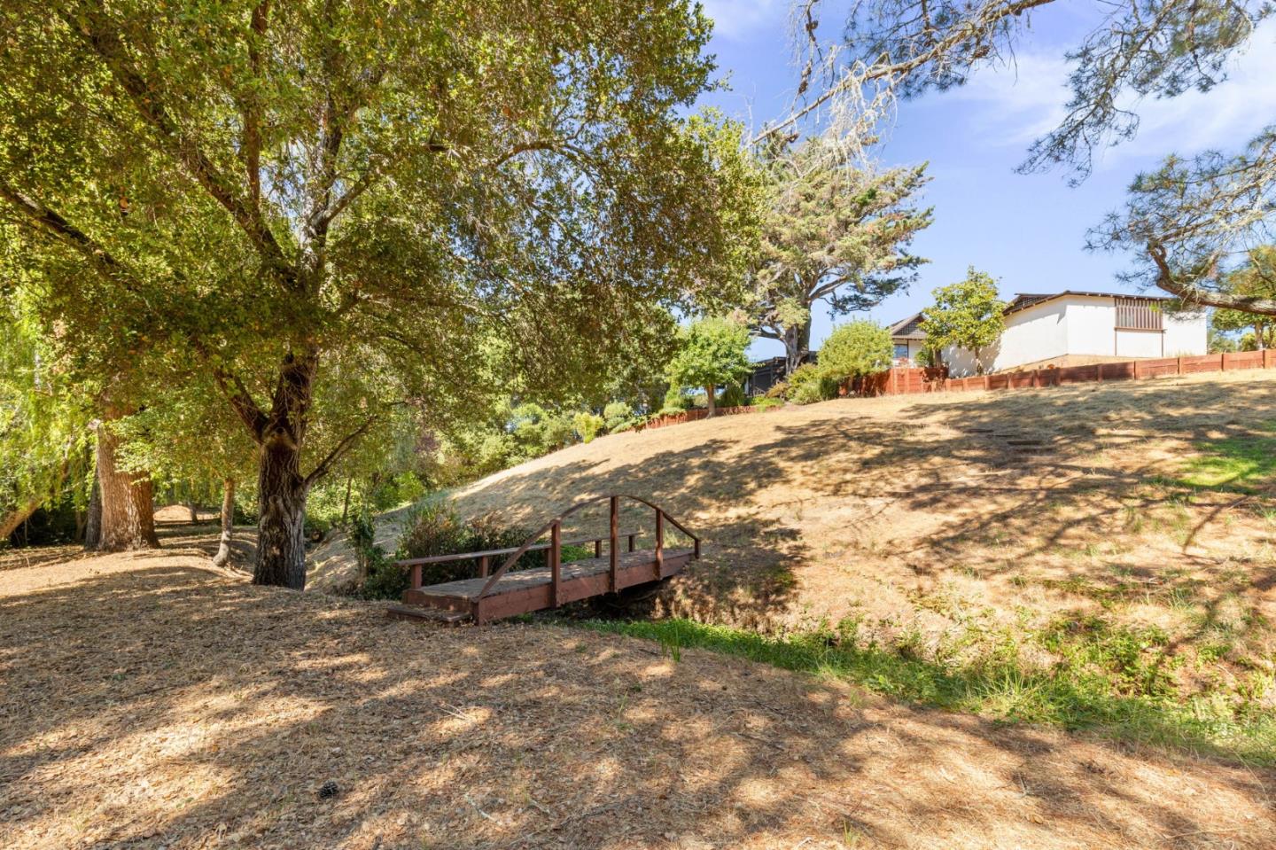 Detail Gallery Image 26 of 32 For 475 Cervantes Rd, Portola Valley,  CA 94028 - 3 Beds | 2/1 Baths