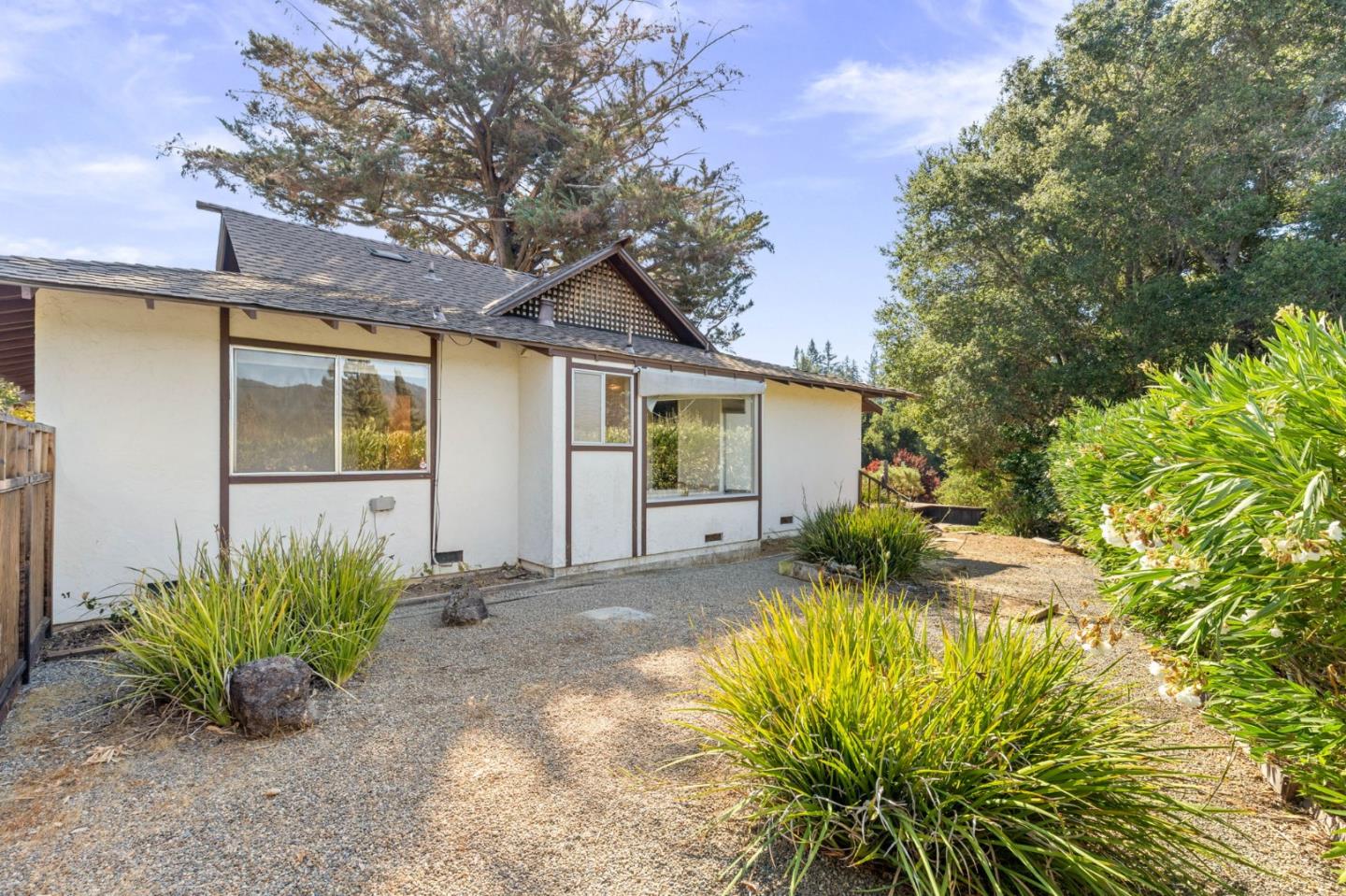 Detail Gallery Image 27 of 32 For 475 Cervantes Rd, Portola Valley,  CA 94028 - 3 Beds | 2/1 Baths