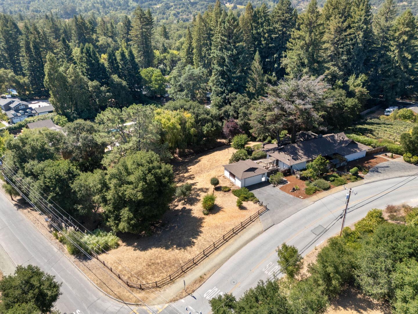 Detail Gallery Image 29 of 32 For 475 Cervantes Rd, Portola Valley,  CA 94028 - 3 Beds | 2/1 Baths