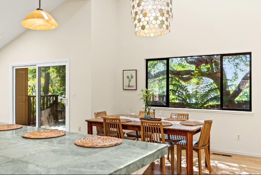 Detail Gallery Image 11 of 47 For 175 Merry Ln, Aptos,  CA 95003 - 4 Beds | 3 Baths