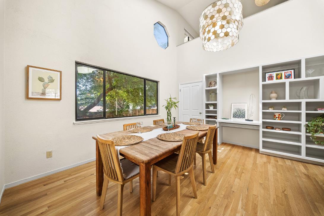 Detail Gallery Image 12 of 47 For 175 Merry Ln, Aptos,  CA 95003 - 4 Beds | 3 Baths