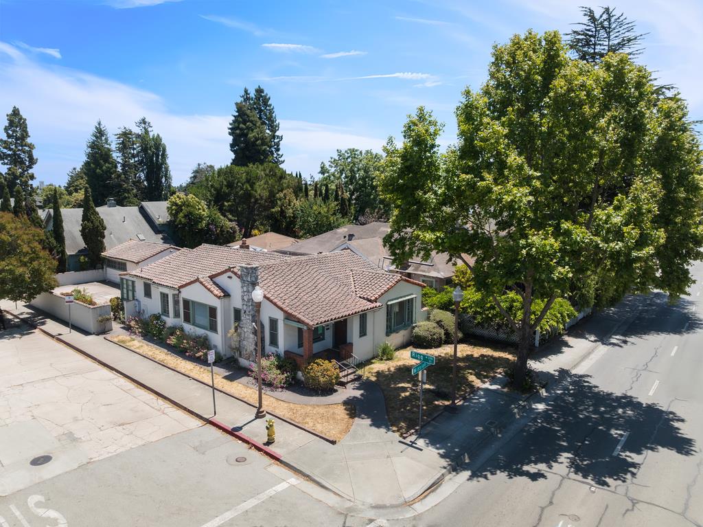 Detail Gallery Image 16 of 16 For 1103 Mission St, Santa Cruz,  CA 95060 - 3 Beds | 1/1 Baths