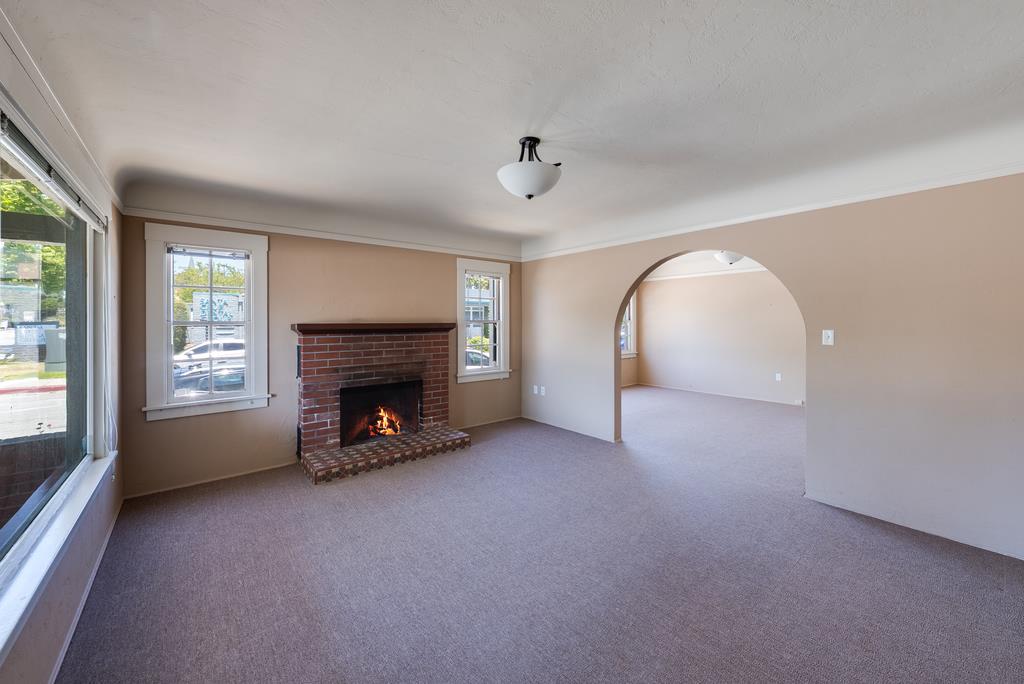 Detail Gallery Image 3 of 16 For 1103 Mission St, Santa Cruz,  CA 95060 - 3 Beds | 1/1 Baths