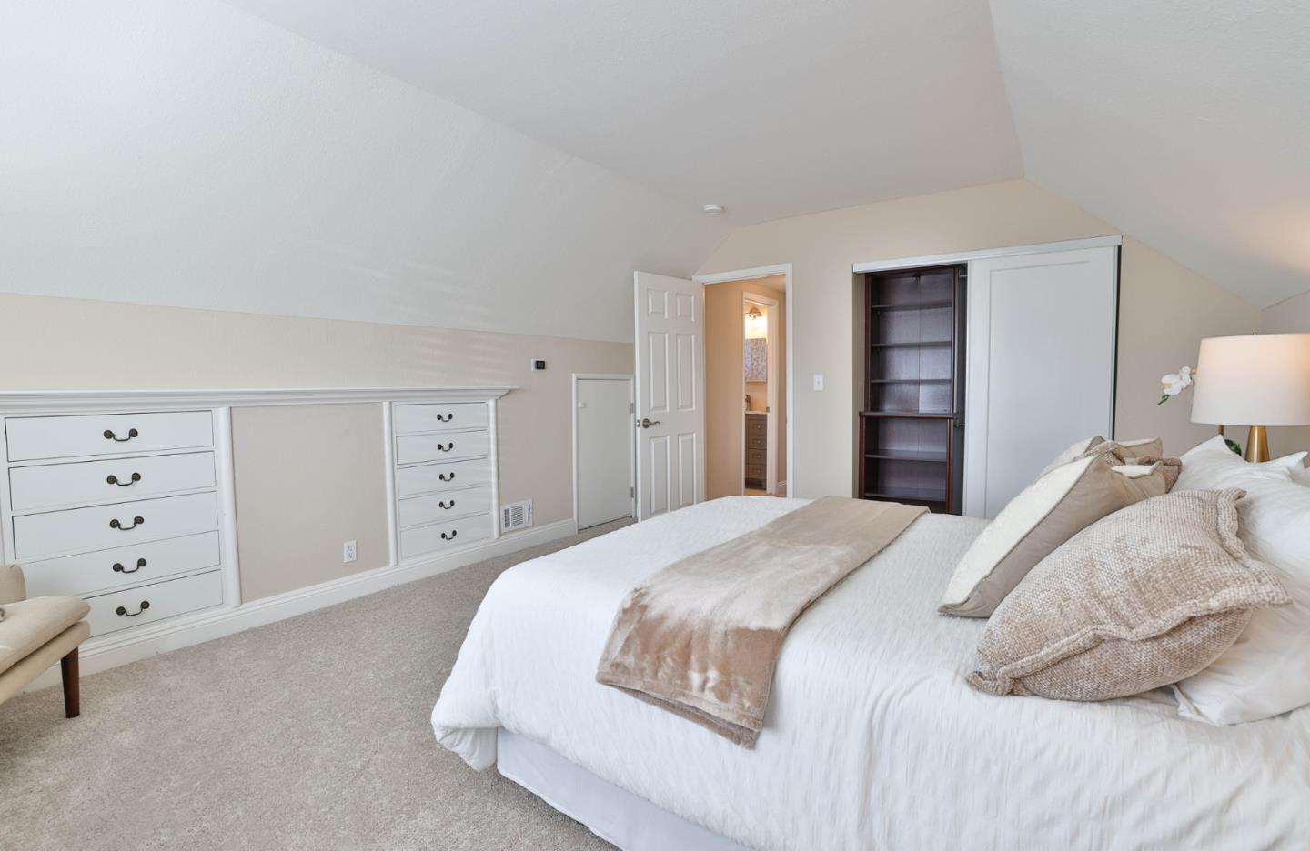 Detail Gallery Image 12 of 36 For 6025 Radcliffe Ave, Newark,  CA 94560 - 4 Beds | 2 Baths