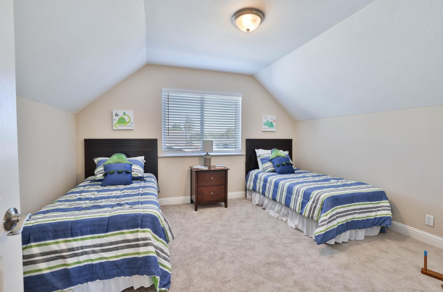 Detail Gallery Image 13 of 36 For 6025 Radcliffe Ave, Newark,  CA 94560 - 4 Beds | 2 Baths