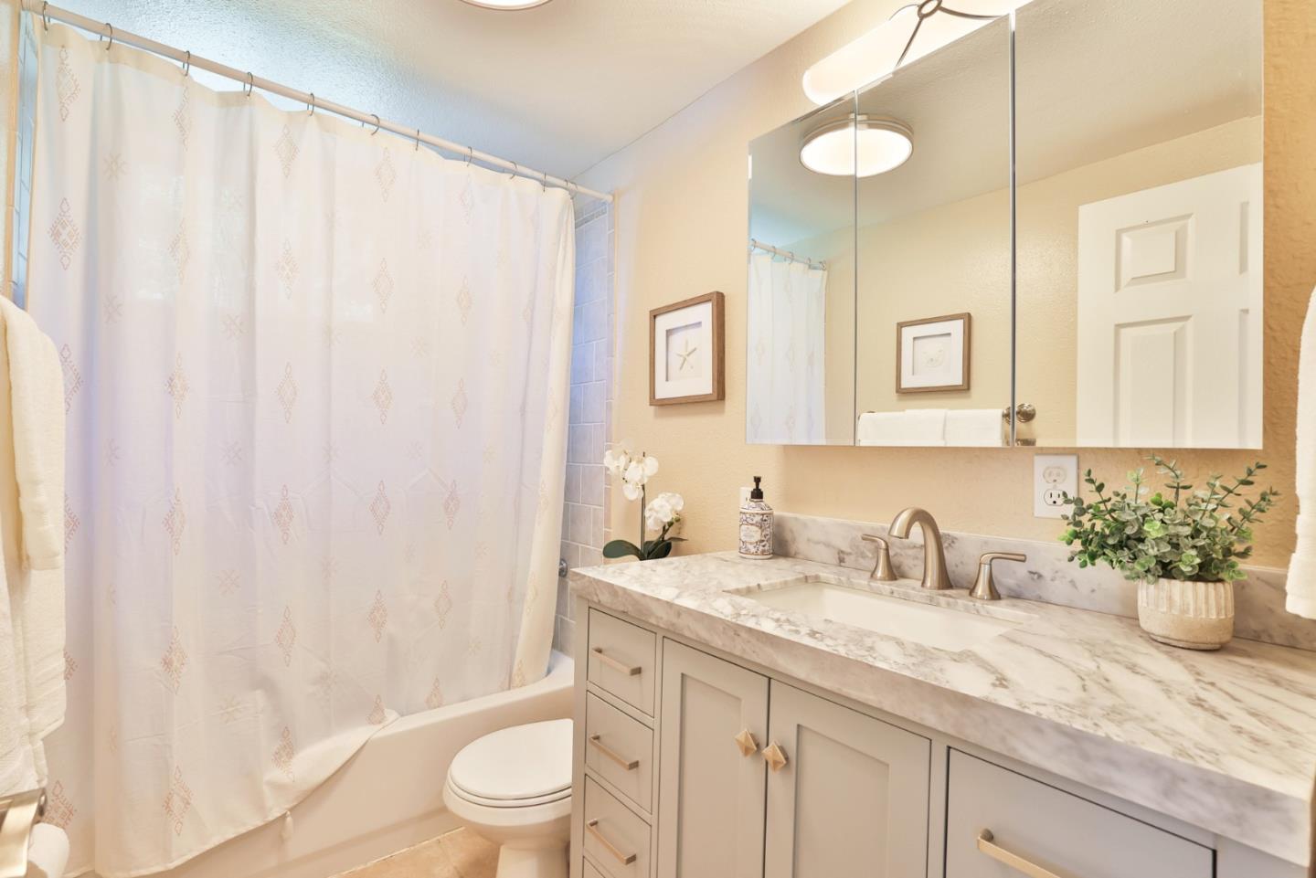 Detail Gallery Image 17 of 36 For 6025 Radcliffe Ave, Newark,  CA 94560 - 4 Beds | 2 Baths