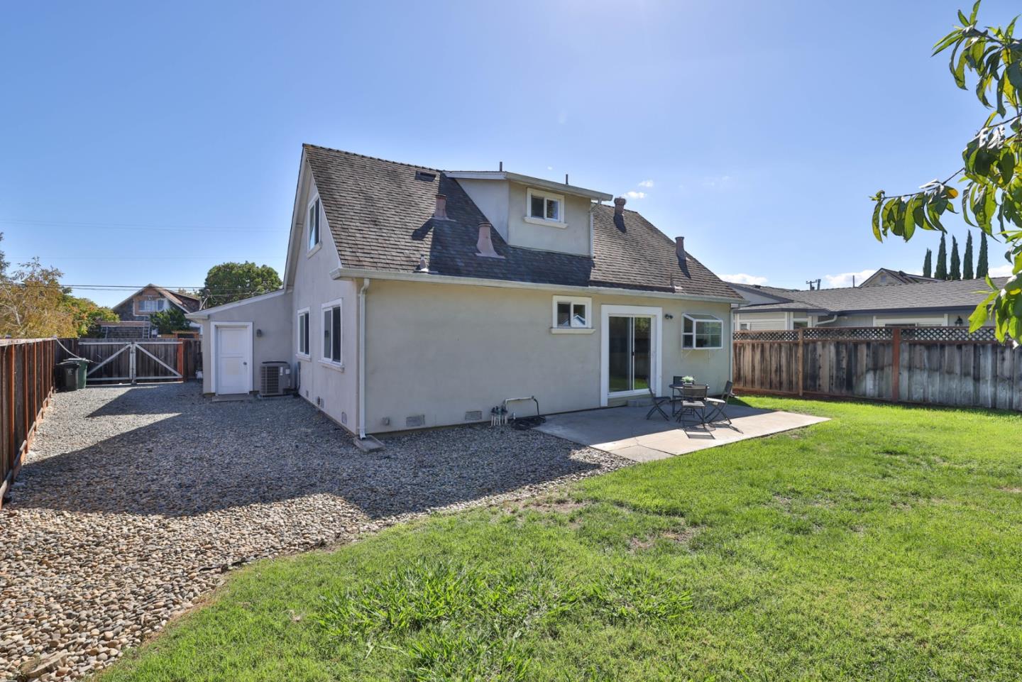 Detail Gallery Image 23 of 36 For 6025 Radcliffe Ave, Newark,  CA 94560 - 4 Beds | 2 Baths