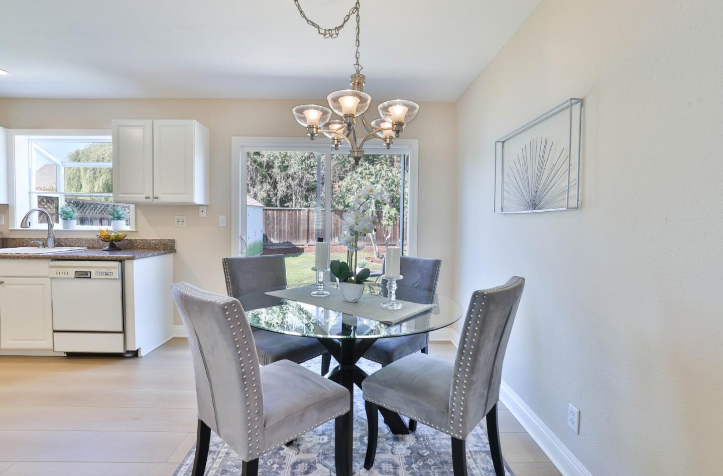 Detail Gallery Image 7 of 36 For 6025 Radcliffe Ave, Newark,  CA 94560 - 4 Beds | 2 Baths