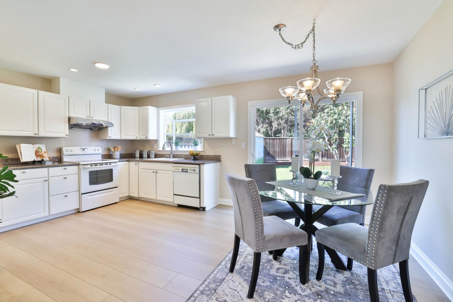 Detail Gallery Image 8 of 36 For 6025 Radcliffe Ave, Newark,  CA 94560 - 4 Beds | 2 Baths