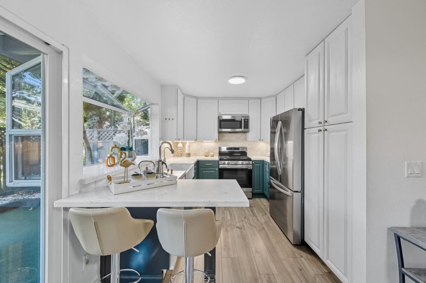 Detail Gallery Image 12 of 40 For 971 Marquette Ln, Foster City,  CA 94404 - 4 Beds | 2/1 Baths